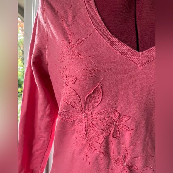 MARKS & SPENCER APPLIQUÉ SWEATSHIRT - Picture 2 of 9